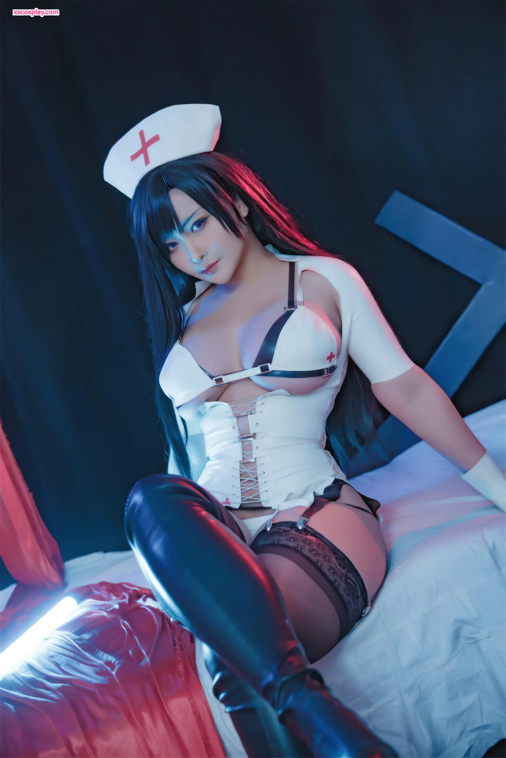 LoLiSAMA: Tifa Lockhart Sexy Nurse Cosplay